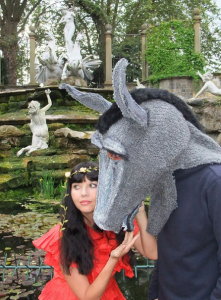 A Midsummer Night's Dream - Bottom and Titania in the fountain garden